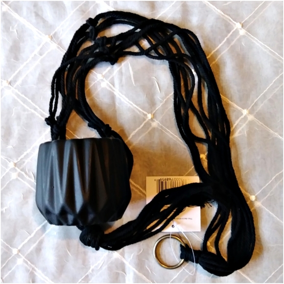 2 Macrame Hanging Planters - Picture 4 of 4